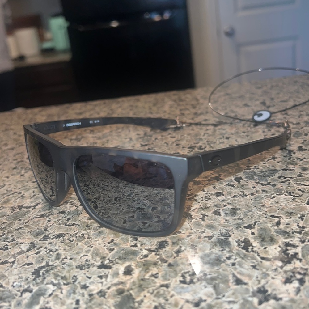Tiger shark Ocearch Remora polarized Costa Del Mar worn a couple of times